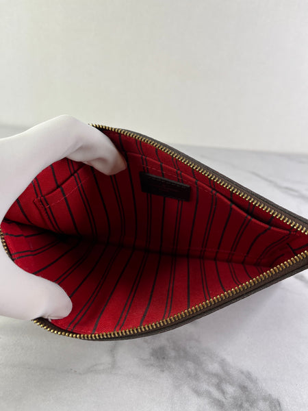 LOUIS VUITTON Damier Ebene Wristlet/Clutch