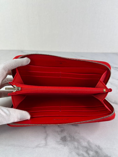 CHANEL Red Caviar Long Zipped Wallet