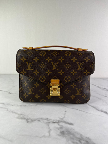 LOUIS VUITTON Pochette Métis Monogram Canvas Crossbody/Shoulder Bag