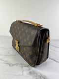 LOUIS VUITTON Pochette Métis Monogram Canvas Crossbody/Shoulder Bag