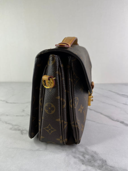 LOUIS VUITTON Pochette Métis Monogram Canvas Crossbody/Shoulder Bag