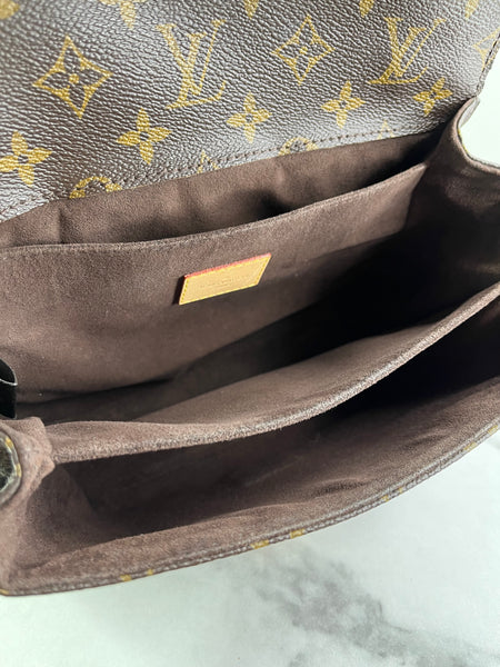 LOUIS VUITTON Pochette Métis Monogram Canvas Crossbody/Shoulder Bag