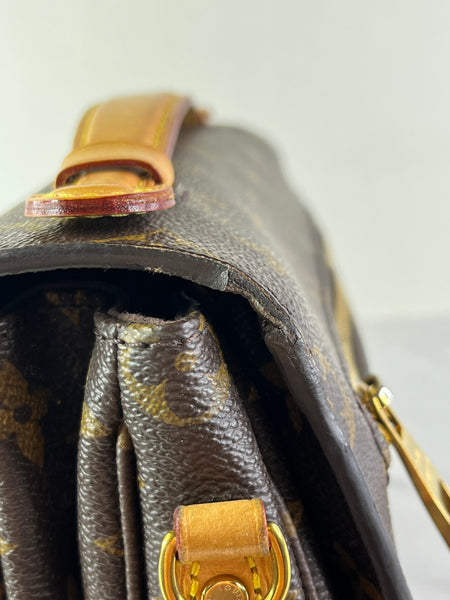LOUIS VUITTON Pochette Métis Monogram Canvas Crossbody/Shoulder Bag