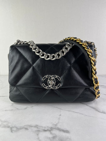 Chanel Black Lambskin Quilted Medium Chanel 19 Flap Shoulder/Crossbody Bag