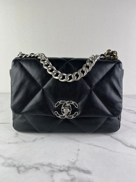 Chanel Black Lambskin Quilted Medium Chanel 19 Flap Shoulder/Crossbody Bag