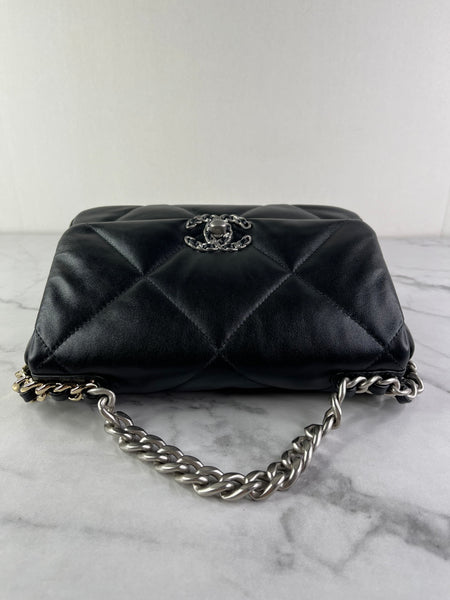Chanel Black Lambskin Quilted Medium Chanel 19 Flap Shoulder/Crossbody Bag