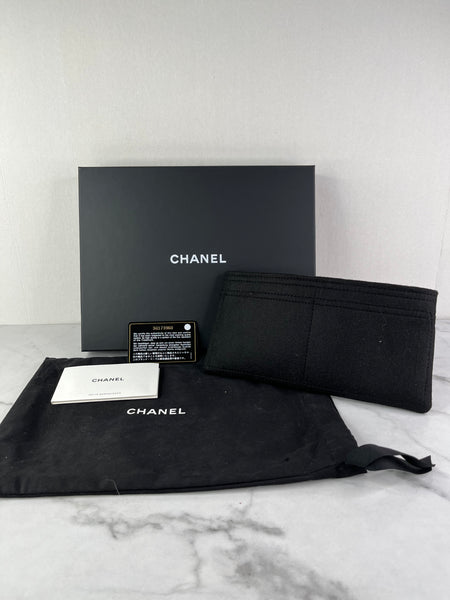 Chanel Classic Black Caviar Quilted Medium Zipped Pouch/Clutch