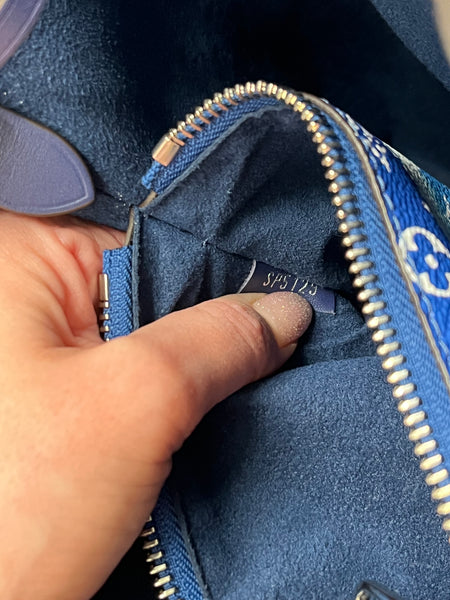 Louis Vuitton Blue Monogram Escale Neonoe MM Crossbody/Shoulder Bag