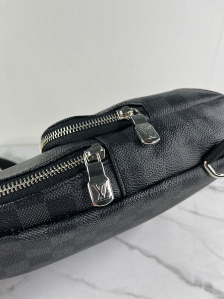 LOUIS VUITTON Damier Graphite Avenue Sling Bag