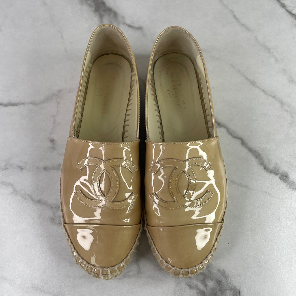 CHANEL Beige Patent Leather CC Espadrille Flats Size 37