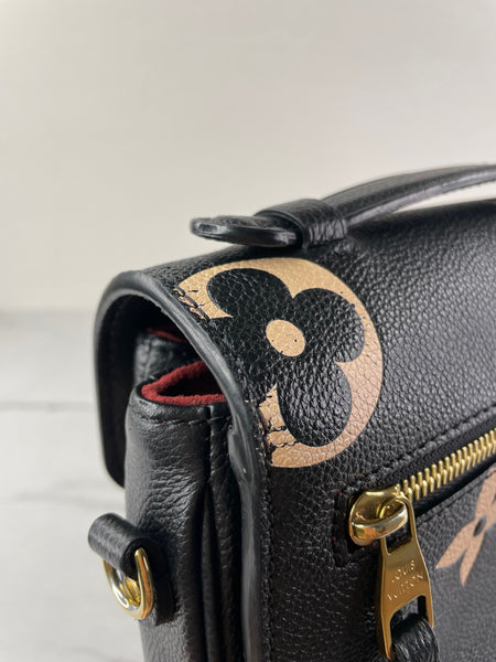 LOUIS VUITTON Black/Beige Bicolor Monogram Empreinte Leather Pochette Métis Crossbody/Shoulder Bag