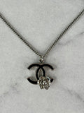 CHANEL SILVER/BLACK CC LOGO CAMELLIA NECKLACE