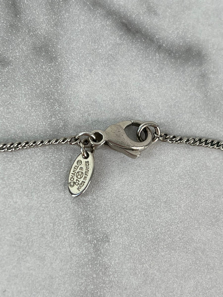 CHANEL SILVER/BLACK CC LOGO CAMELLIA NECKLACE
