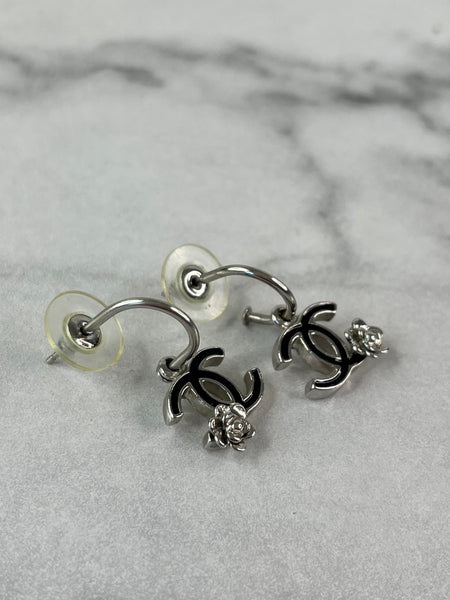 CHANEL SILVER/BLACK CC LOGO CAMELLIA Earrings