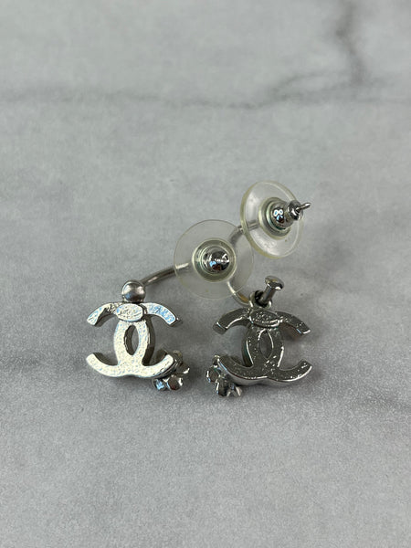 CHANEL SILVER/BLACK CC LOGO CAMELLIA Earrings