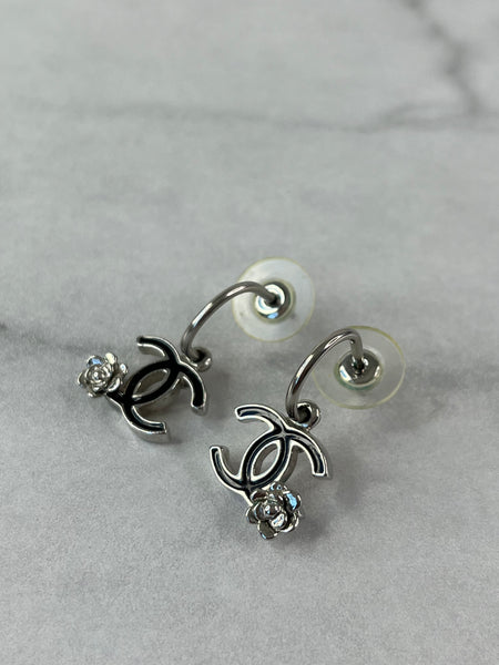 CHANEL SILVER/BLACK CC LOGO CAMELLIA Earrings