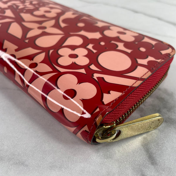 LOUIS VUITTON Pomme D'Amour Patent Sweet Monogram Zippy Wallet