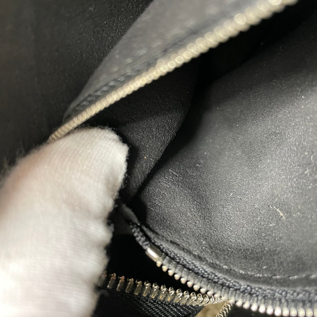 Police Auctions Canada - LOUIS VUITTON Epi Leather Pont Neuf